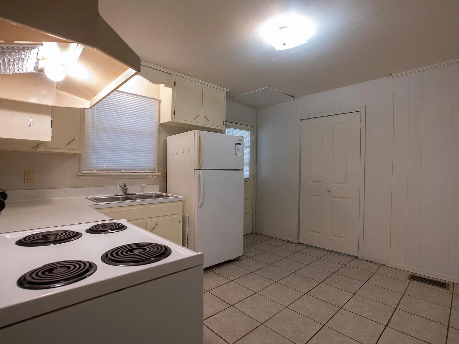 2 bed, 940 sqft, $1,195 — Photo 4