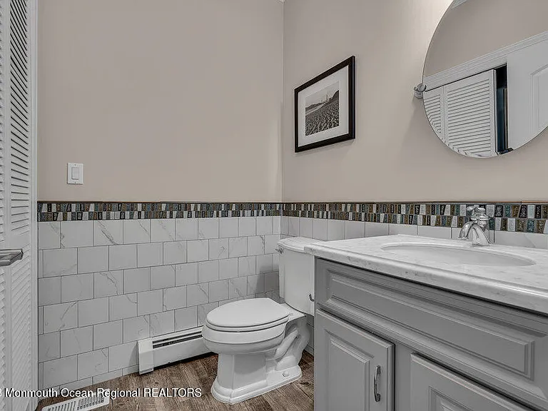 323 E Main St — Photo 5