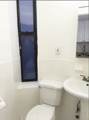 Rented by Waverly Realty Associates | media 67