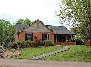 5799 Pine Barren Dr, Morristown, TN 37814