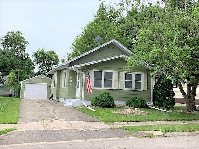1st image of 805 15th Pl NE