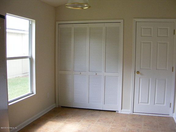 4th image of 408 S Aberdeenshire Dr