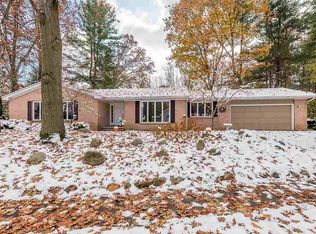 4305 Brambleridge Ln, Midland, MI 48640