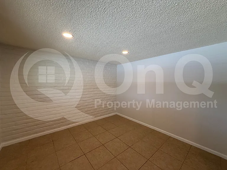 8601 E Calle Bolivar — Photo 20