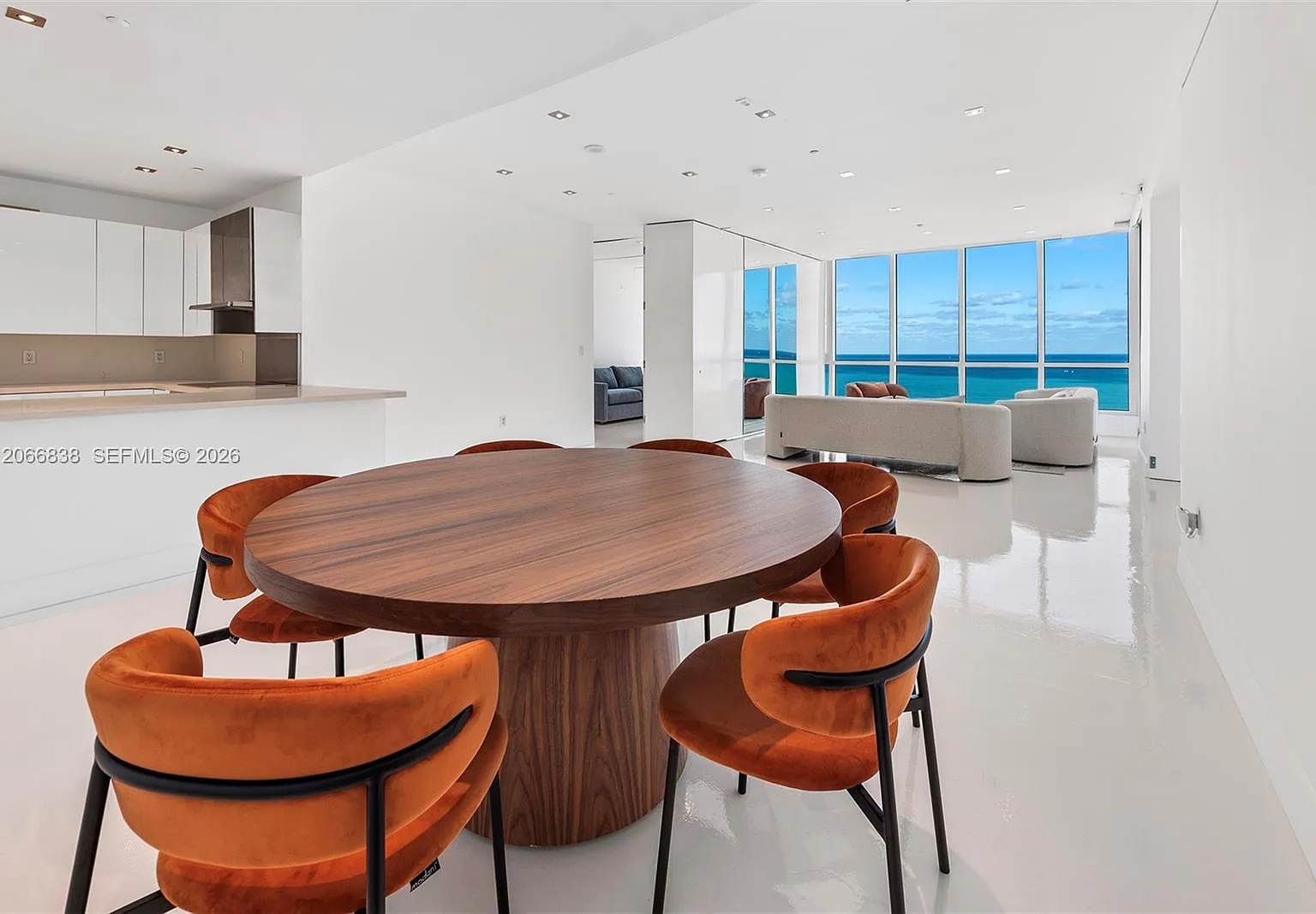 Continuum On South Beach — Photo 3