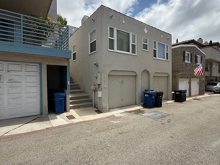 1028 Bayview Dr — Photo 4