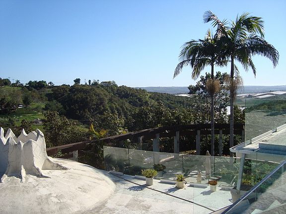 Pacific Ocean
						:
						through the San Luis Rey Valley