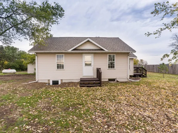 24011 175th St NE, New London, MN 56273