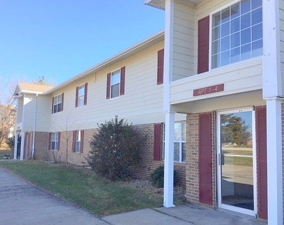 1st image of 3802 Cooper Dr E #111