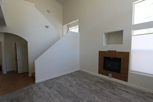 1497 E Ivy Ln Photo 1