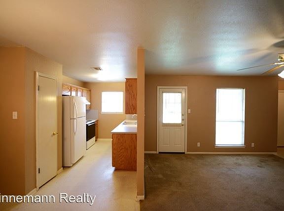 4th image of 1801 Windward Dr #B