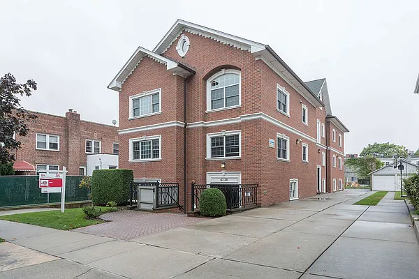 Sold by Keller Williams Realty Landmark | media 22