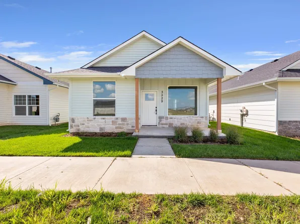 3529 N Azalea St, Maize, KS 67223