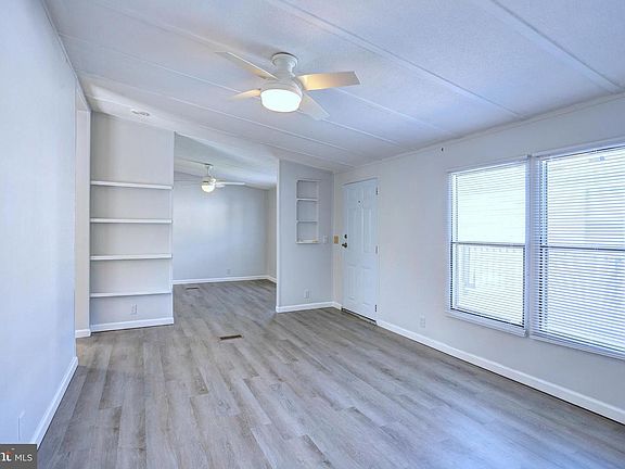 4th image of 8353 Ashwood Rd #8353
