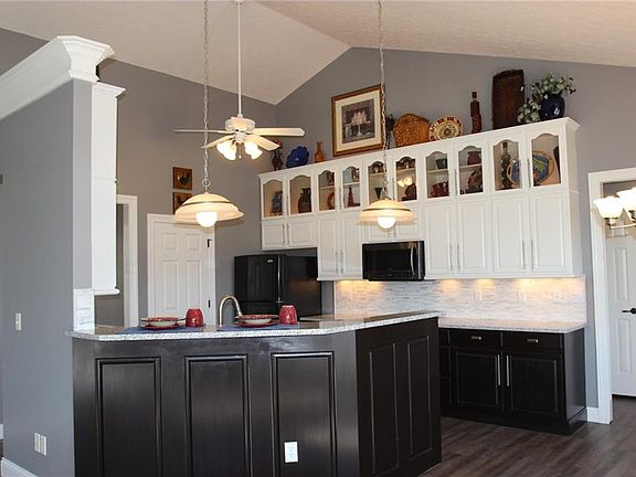 3rd image of 1263 Shorthill Dr