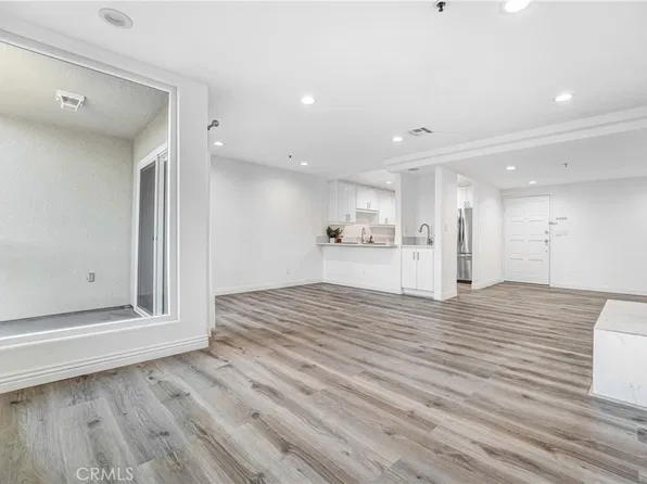 335 S Sierra Madre Blvd APT 203B, Pasadena, CA 91107
