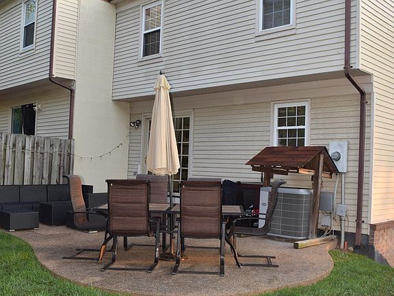 4th image of 8621 Dellway Ln