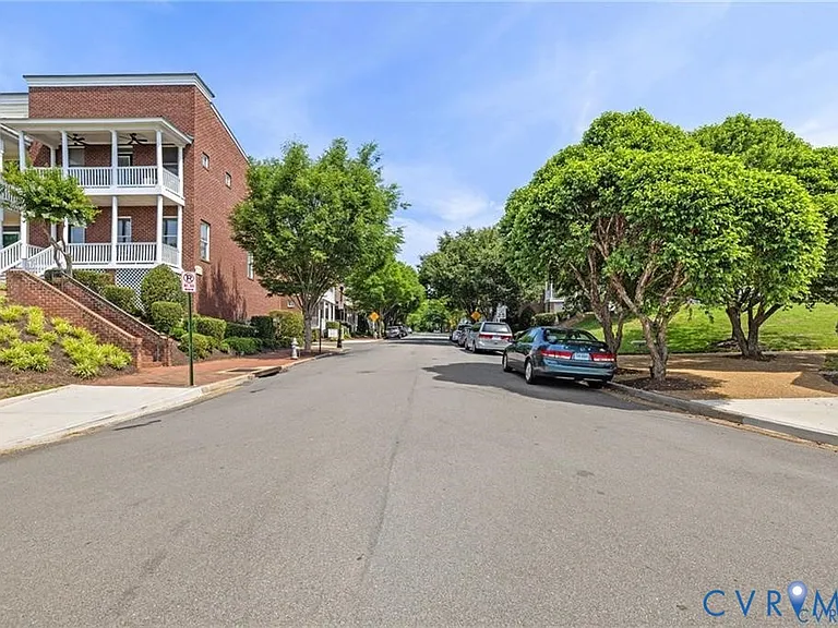 733 S Pine St — Photo 44