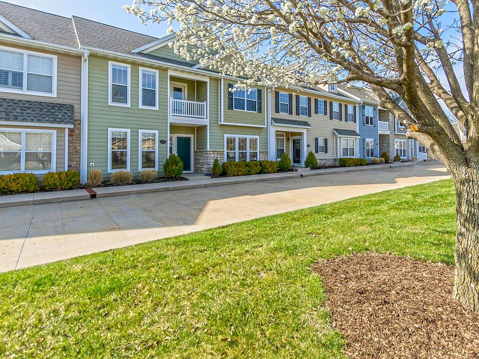 2nd image of 4116 Town Square Dr