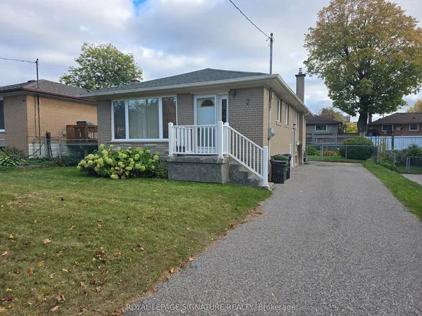 7 Scotchdale Ave, Toronto, ON M1J 2N4