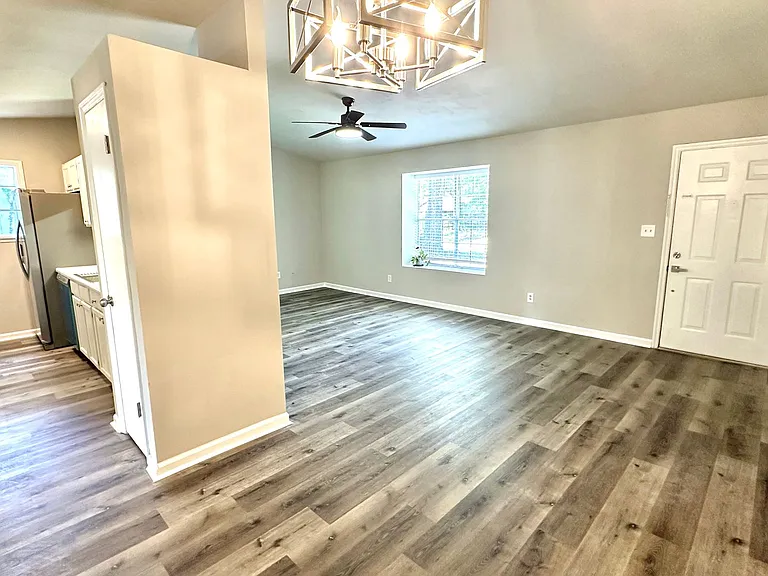 2323 Via Sardinia St #B — Photo 4