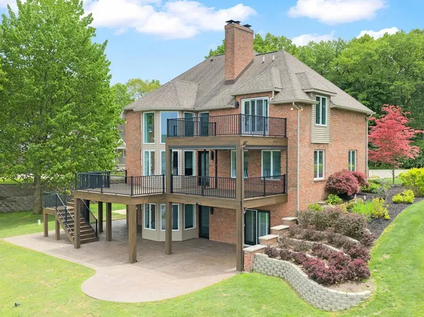 10436 Kings Point Dr, Three Rivers, MI 49093