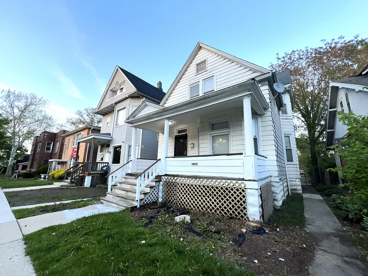 Building Photo - 12015 S Stewart Ave