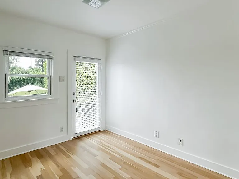 Unbelievable Stand-Alone 2-Bedroom House in Prime West Hollywood Hills — Photo 17