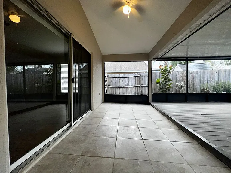 2620 Regency Oak Ln — Photo 33