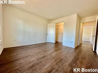959 Waltham St #1A, Lexington, MA 02421