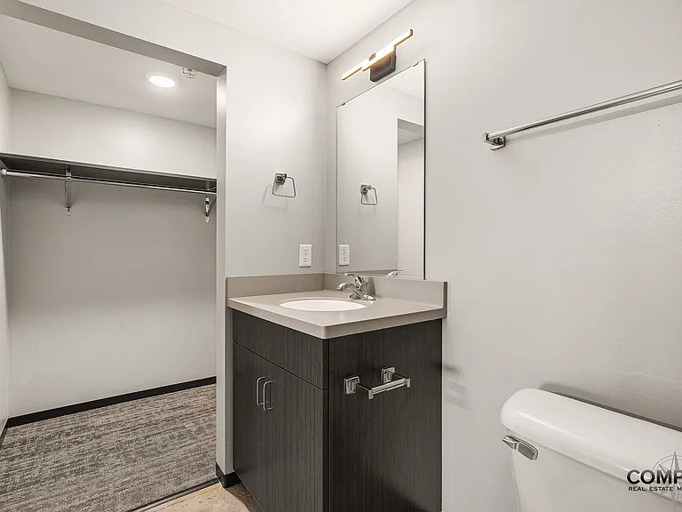 The Howard Apartments — Photo 49