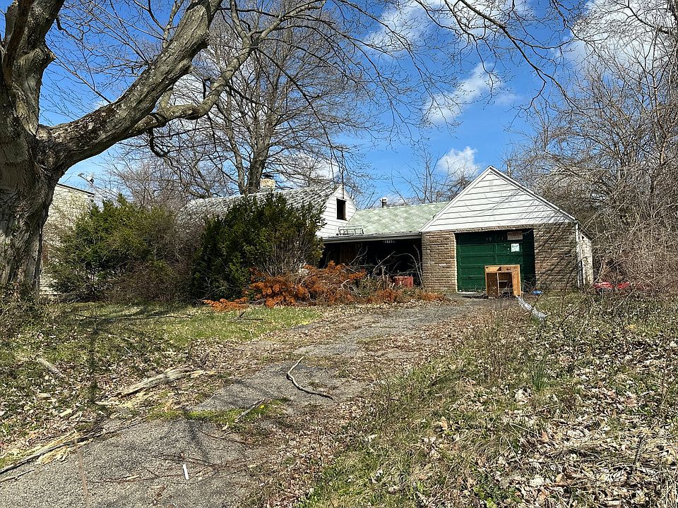 1st image of 1921 Tuttle Ave