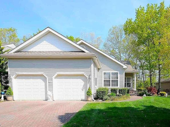 629 Country Club Dr