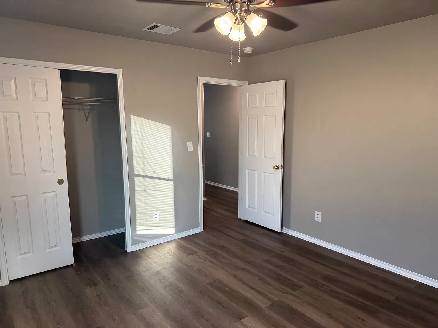 527 Red Robin Rd — Photo 4