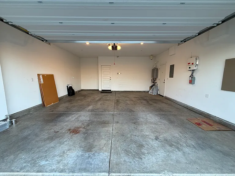 12920 Knightsbrook Ave — Photo 42