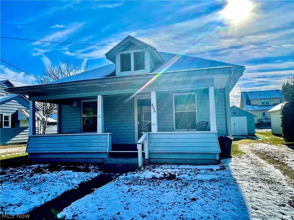 806 34th St, Vienna, WV 26105