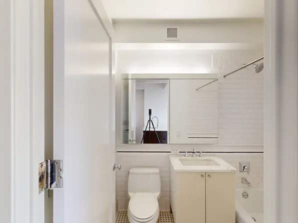 808 Columbus Avenue image 3 of 8