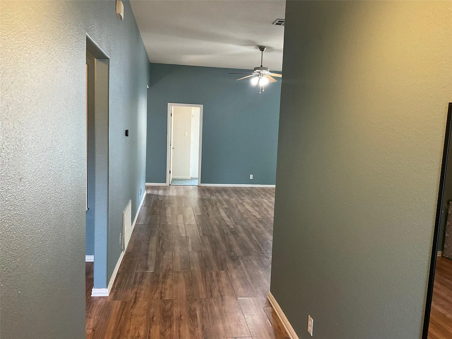 4 bed, 2.0 bath, 1475 sqft, $1,800 — Photo 3