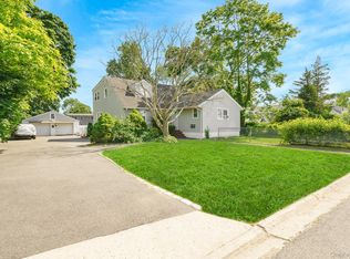 733 14th Street, West Babylon, NY 11704