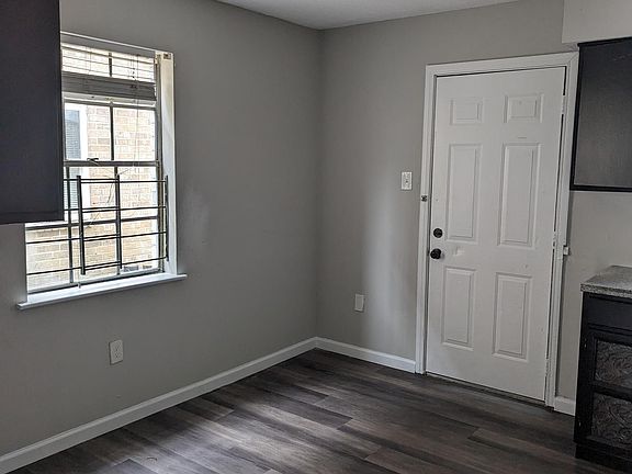 5th image of 210 Helen St #210