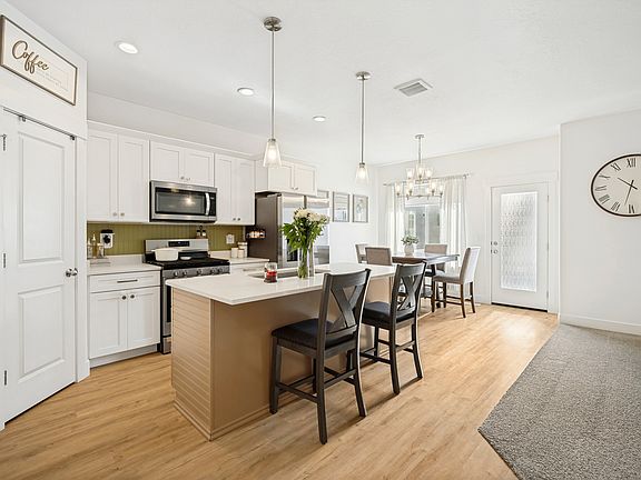 4th image of 1028 N Freeman Dr