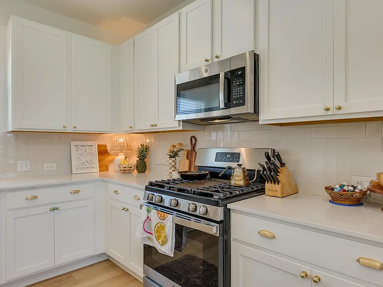8801 Looksee Ln — Photo 8