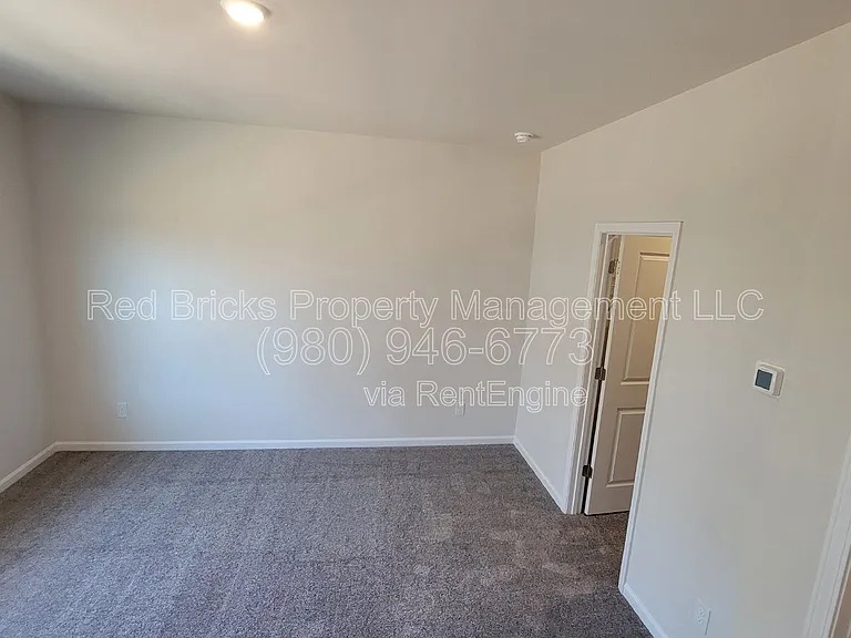 2354 Donnelly Hills Ln — Photo 16