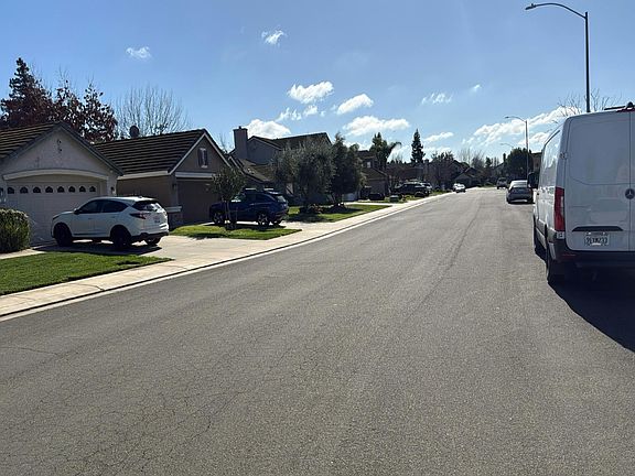 4th image of 60 Grand Fir Dr