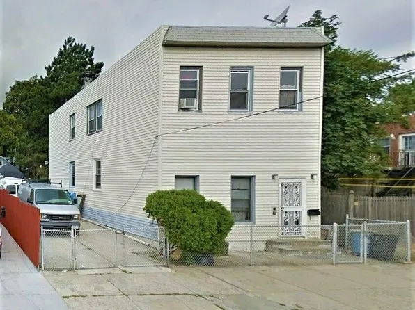 6-12 College Point Blvd, College Pt, NY 11356