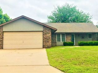 2725 Franklin Dr, Enid, OK 73703