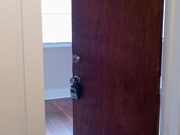 2nd image of 1509 N B St Unit 6