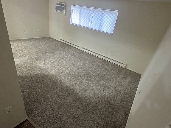 4th image of 223 Orville St #1