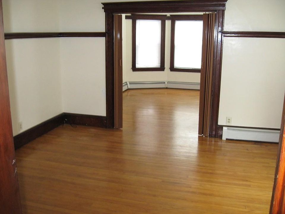 2nd image of 23 Shawmut Ave APT 2