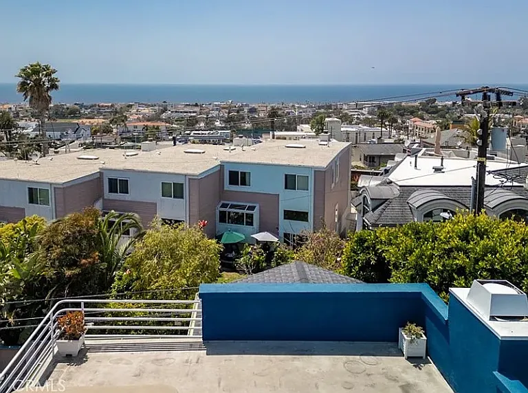 1259 Bonnie Brae St — Photo 26